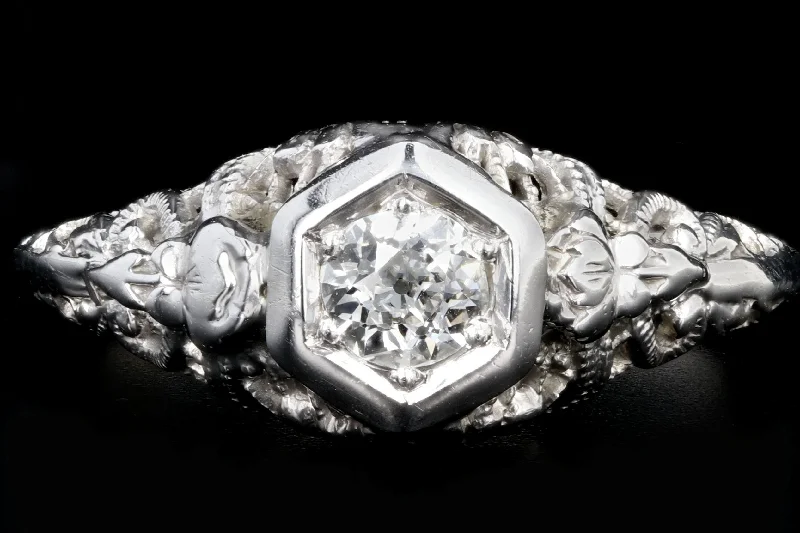 Art Deco 18K White Gold Diamond Filigree Ring